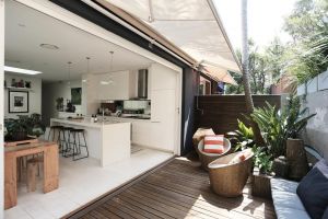 Walk to beach from this Stylish Bronte Oasis w AC wifi and free parking
